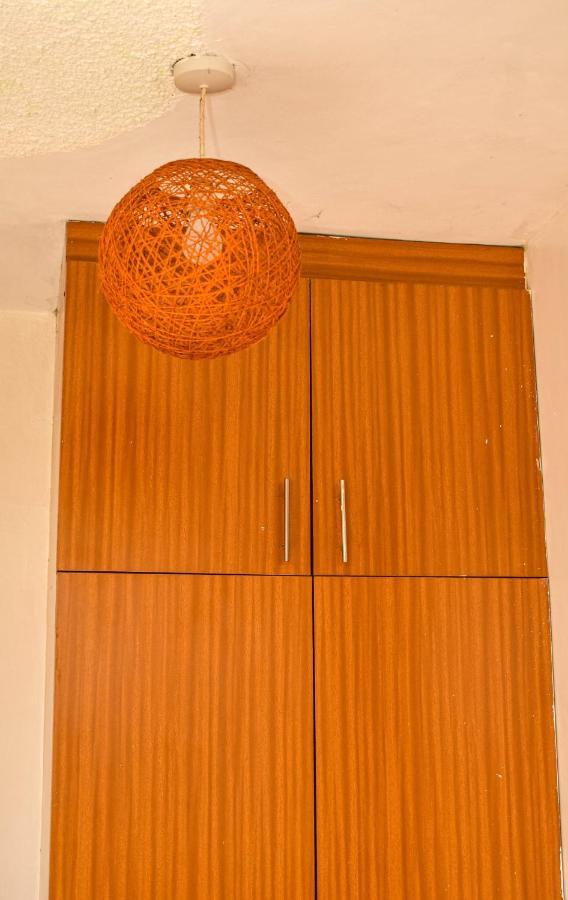 Unique, Compact Studio Apartment キスム エクステリア 写真