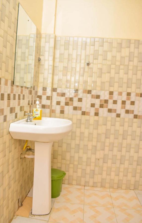 Unique, Compact Studio Apartment キスム エクステリア 写真