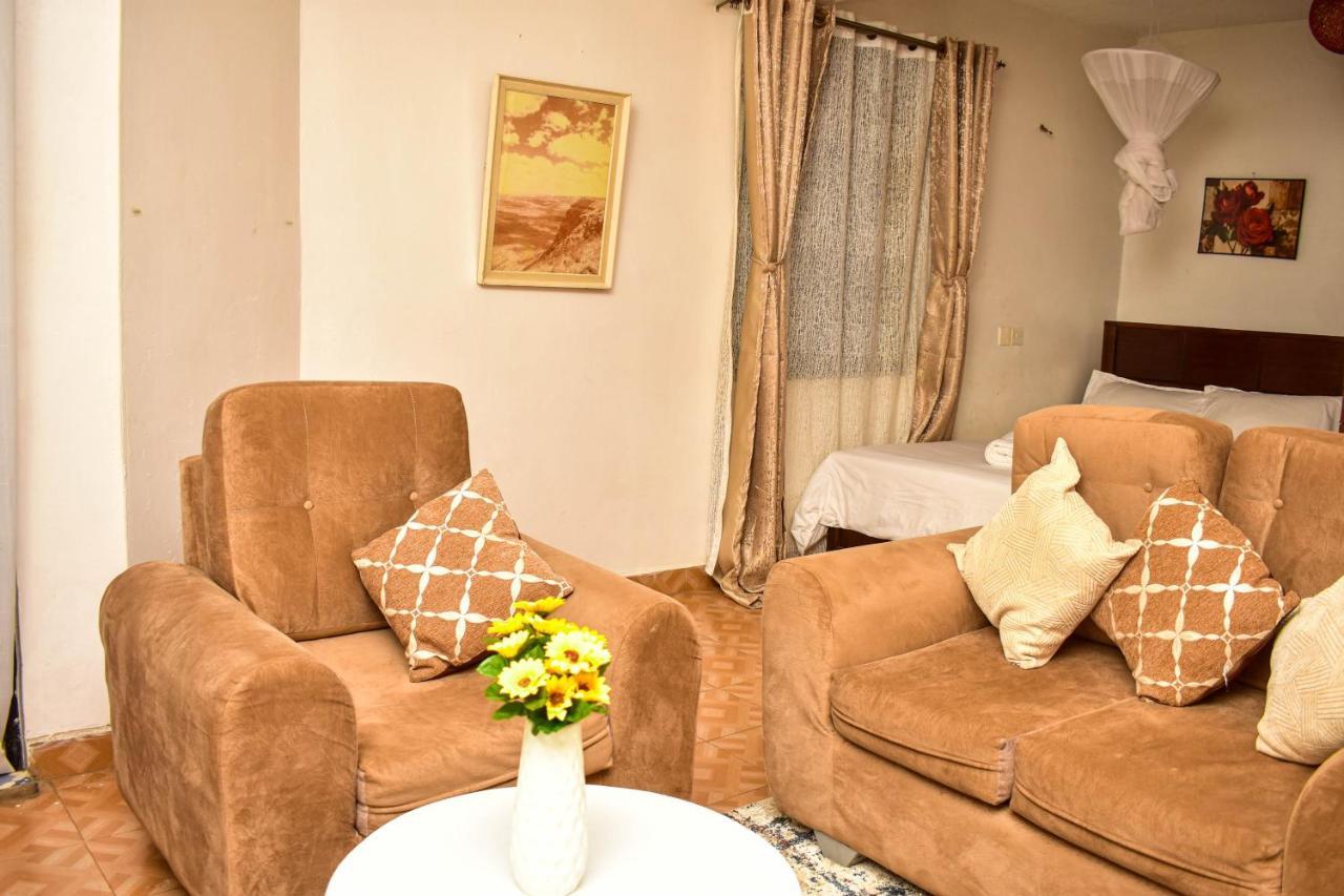 Unique, Compact Studio Apartment キスム エクステリア 写真